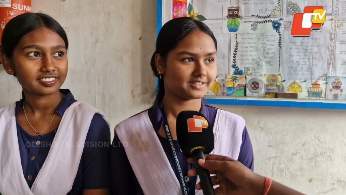 Scored 580 Marks: Matric Boy Gets 100 in Maths, 98 in Literature